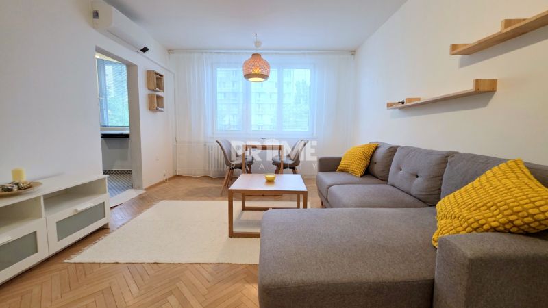 MODERNÝ 3i byt, REKONŠTRUKCIA, BALKÓN, LOGGIA, KLÍMA, Komárnická ulica