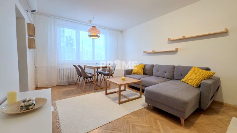 MODERNÝ 3i byt, REKONŠTRUKCIA, BALKÓN, LOGGIA, KLÍMA, Komárnická ulica