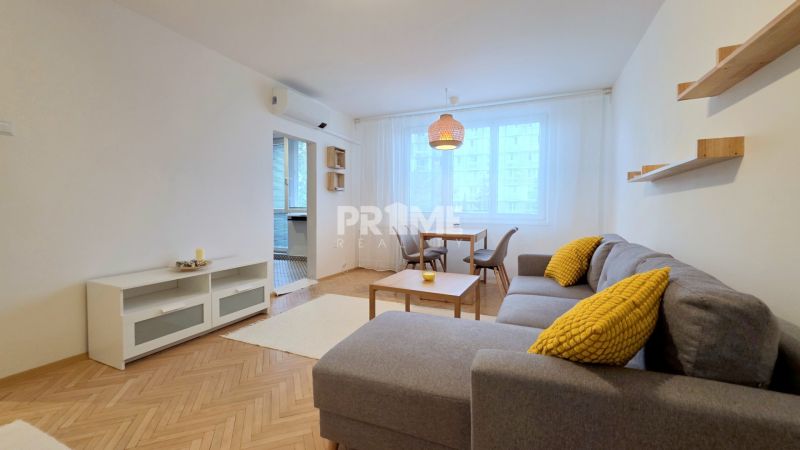MODERNÝ 3i byt, REKONŠTRUKCIA, BALKÓN, LOGGIA, KLÍMA, Komárnická ulica