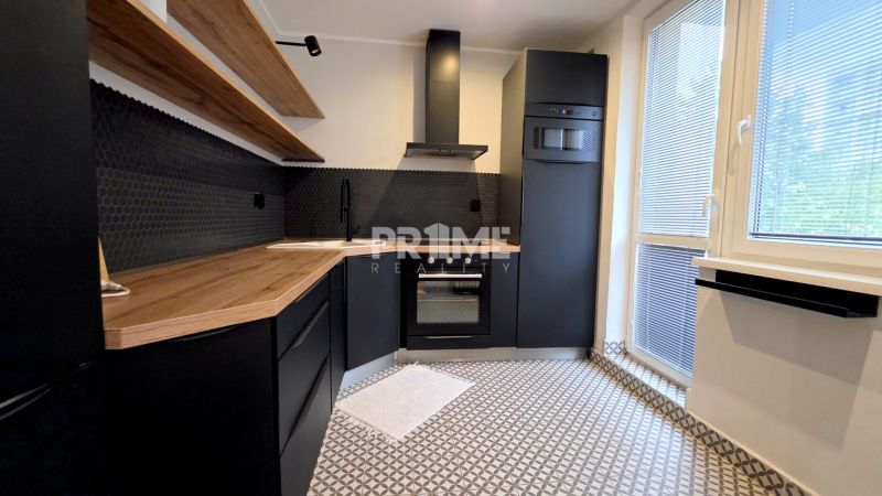 MODERNÝ 3i byt, REKONŠTRUKCIA, BALKÓN, LOGGIA, KLÍMA, Komárnická ulica