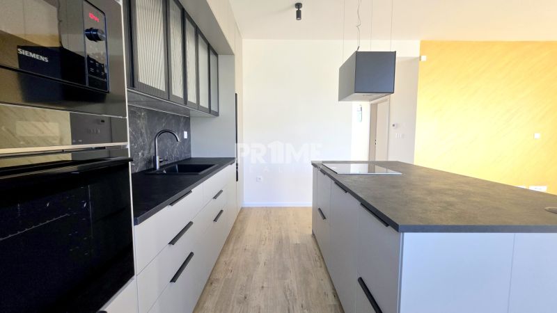 MODERNÝ 4i byt, PREDZÁHRADKA, TERASA, KLÍMA, PARKING, Granitová ulica