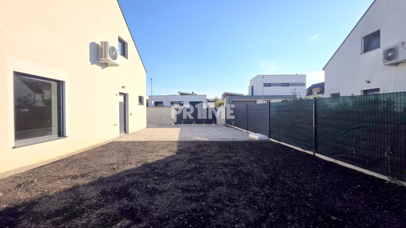 MODERNÝ 4i byt, PREDZÁHRADKA, TERASA, KLÍMA, PARKING, Granitová ulica