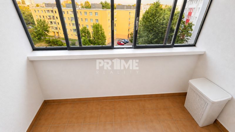 Priestranný 4-izbový byt s dvoma loggiami, Furdekova ul., Petržalka