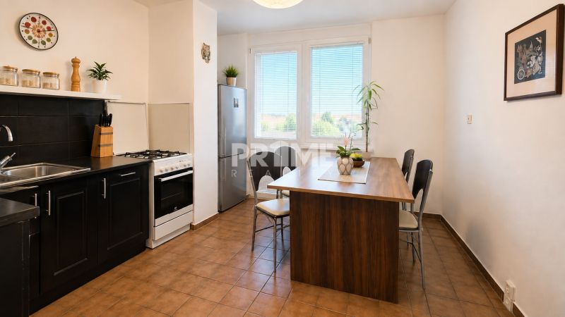 Priestranný 4-izbový byt s dvoma loggiami, Furdekova ul., Petržalka