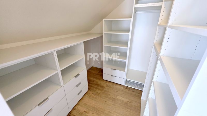 MODERNÝ 4i byt, PREDZÁHRADKA, TERASA, KLÍMA, PARKING, Granitová ulica