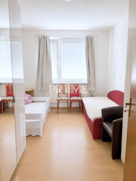 Pekný 3i byt, LOGGIA, REKONŠTRUKCIA, Farského ulica, Petržalka
