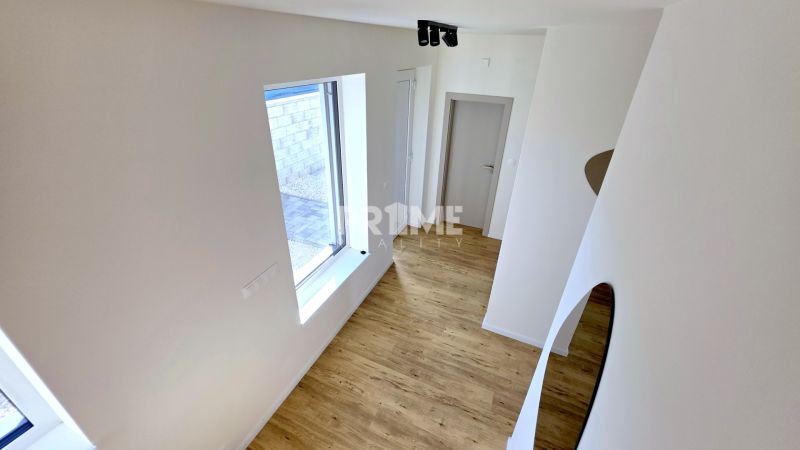MODERNÝ 4i byt, PREDZÁHRADKA, TERASA, KLÍMA, PARKING, Granitová ulica