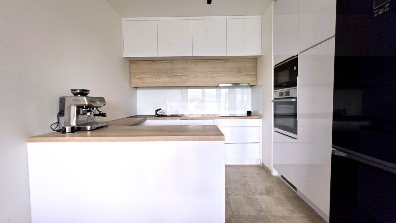 MODERNÝ 3i BYT, NOVOSTAVBA ČEREŠNE, LOGGIA, KLÍMA, PARKING, Polianky