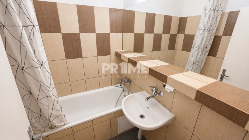 Priestranný a atypický 4i byt s dvoma loggiami, Furdekova, Petržalka