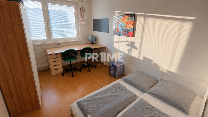Priestranný a atypický 4i byt s dvoma loggiami, Furdekova, Petržalka
