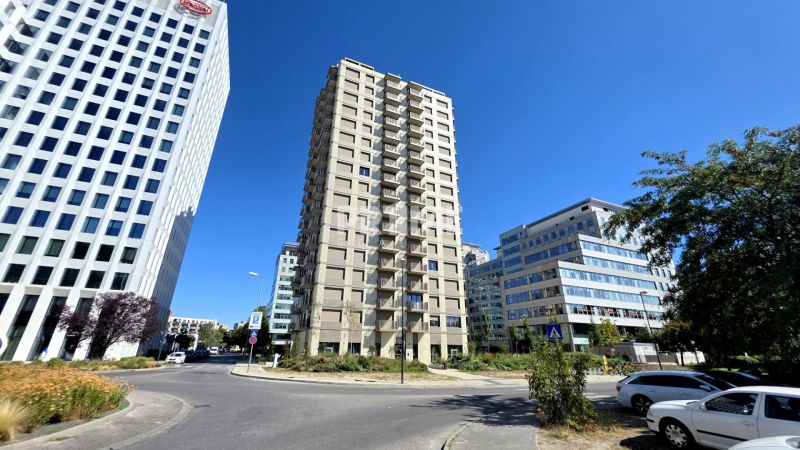 BÝVAJ PRVÝ v 2i byte, MILLHAUS, CHLADENIE,LOGGIA,PARKING, Mlynské Nivy