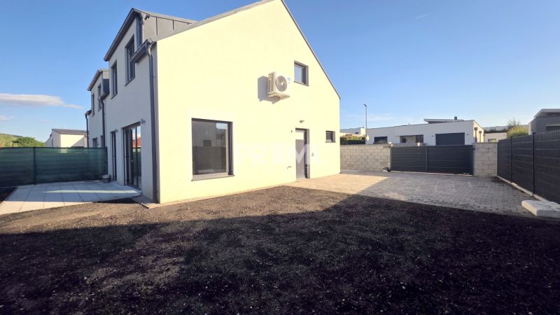 MODERNÝ 4i byt, PREDZÁHRADKA, TERASA, KLÍMA, PARKING, Granitová ulica