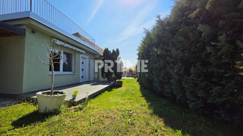 RD 3 izby + samostatný apartmán, tichá ulička, Krátka, Dunajská Lužná