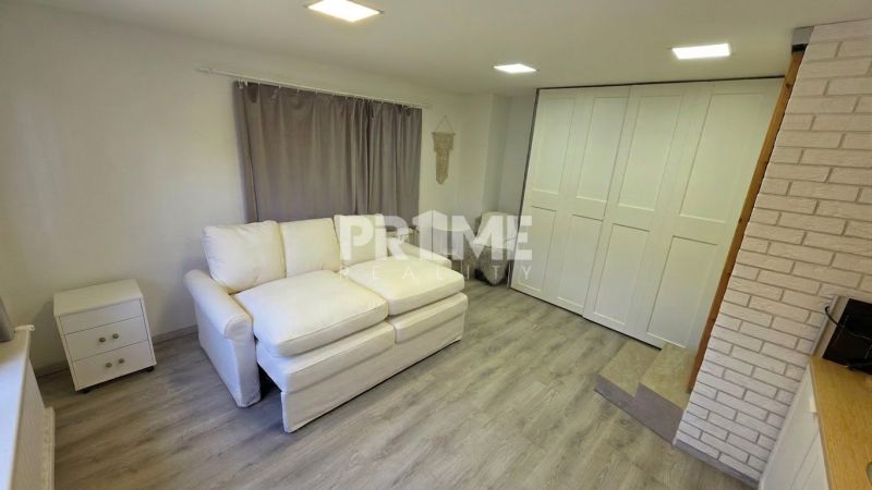 RD 3 izby + samostatný apartmán, tichá ulička, Krátka, Dunajská Lužná