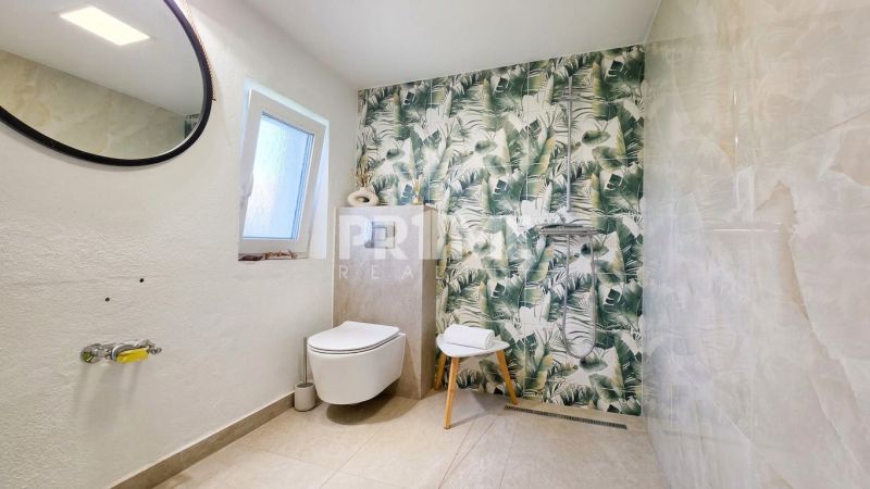 RD 3 izby + samostatný apartmán, tichá ulička, Krátka, Dunajská Lužná