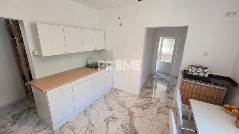 RD 3 izby + samostatný apartmán, tichá ulička, Krátka, Dunajská Lužná