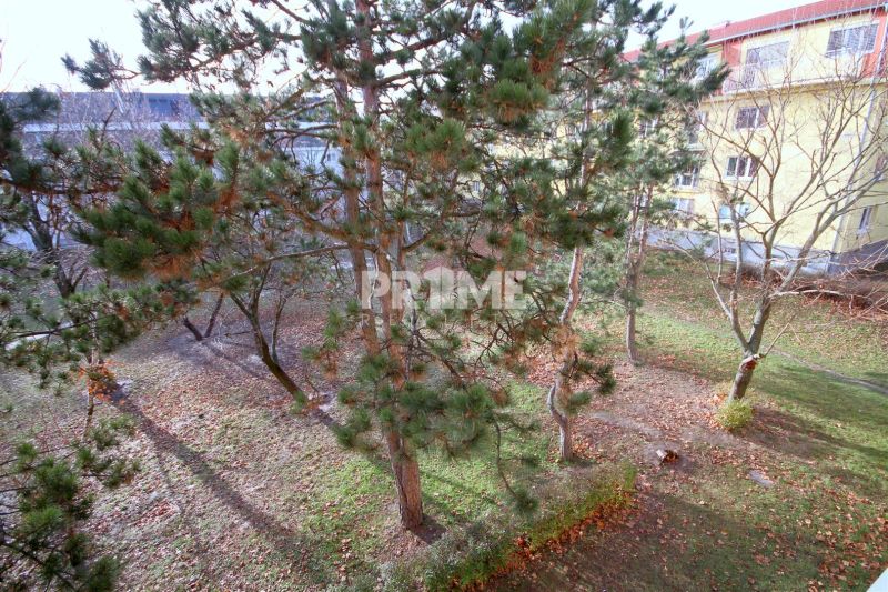 Moderný 2i byt, balkón, tehla, tichá lokalita, Kadnárova ul., Rača