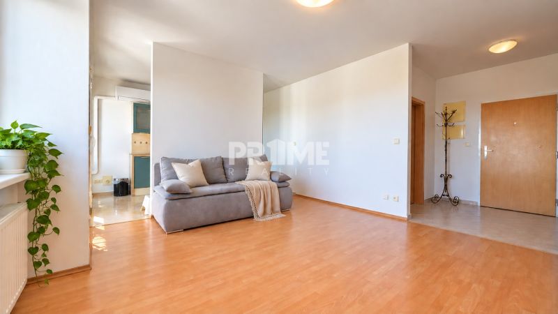Priestranný 2i byt, loggia, klíma, projekt MONDRIAN, Sedmokrásková ul.