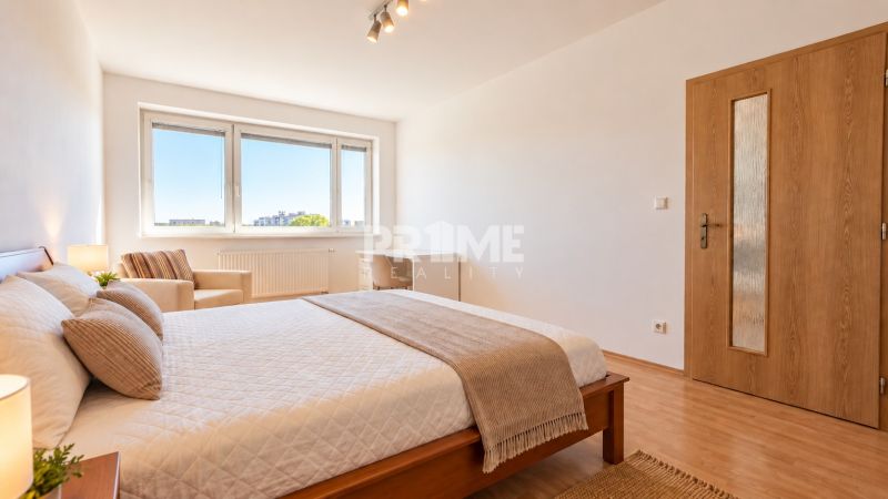 Priestranný 2i byt, loggia, klíma, projekt MONDRIAN, Sedmokrásková ul.
