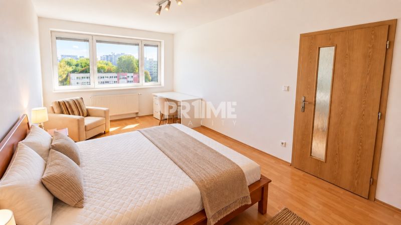 Priestranný 2i byt, loggia, klíma, projekt MONDRIAN, Sedmokrásková ul.