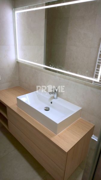 MODERNÝ 2i byt ( 65 m 2 ) v Starom Meste, KLÍMA, Karadžičova ulica