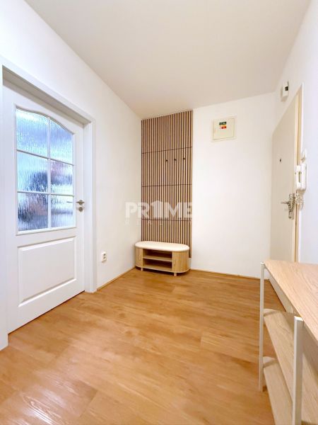 MODERNÝ 2i byt ( 65 m 2 ) v Starom Meste, KLÍMA, Karadžičova ulica