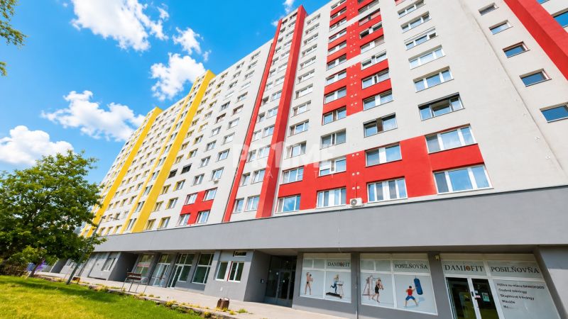Výnimočne zrekonštruovaný 3-izbový byt s výhľadom do zelene, Gessayova
