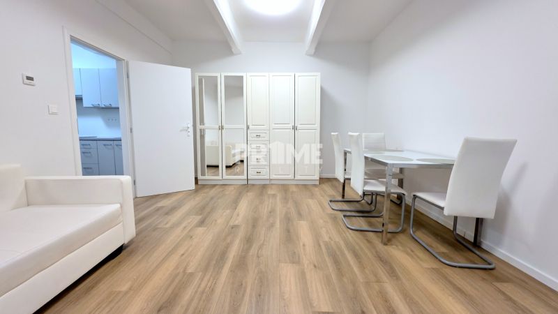 MODERNÝ 2i byt, REKONŠTRUKCIA, CENTRUM, Grösslingova ulica,Staré Mesto