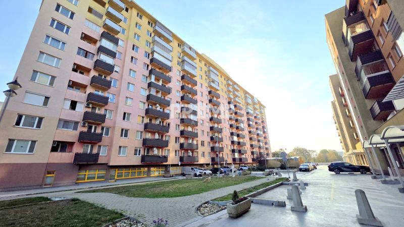 MODERNÝ 2,5i byt, NOV.,NOVÁ REKONŠTRUKCIA,BALKÓN,KLÍMA,Vyšehradská ul.