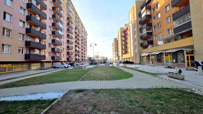 MODERNÝ 2,5i byt, NOV.,NOVÁ REKONŠTRUKCIA,BALKÓN,KLÍMA,Vyšehradská ul.