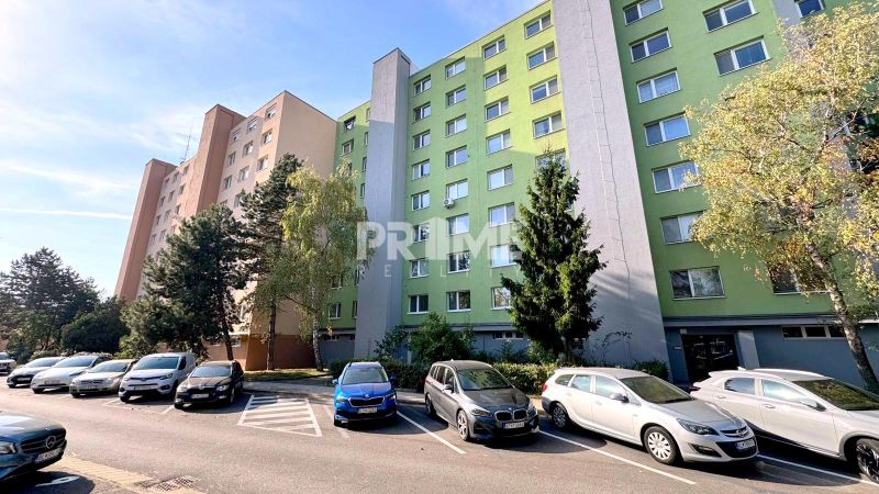 MODERNÝ 1i byt, REKONŠTRUKCIA, KLÍMA, PARKING,Pekníkova ulica,Dúbravka