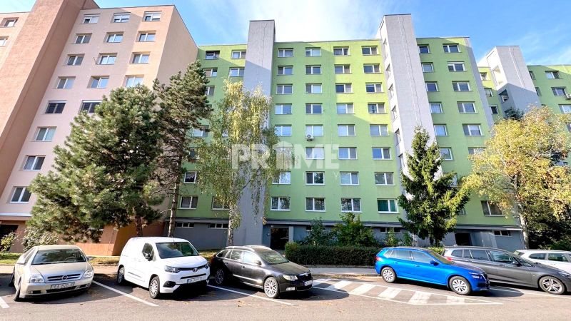 MODERNÝ 1i byt, REKONŠTRUKCIA, KLÍMA, PARKING,Pekníkova ulica,Dúbravka
