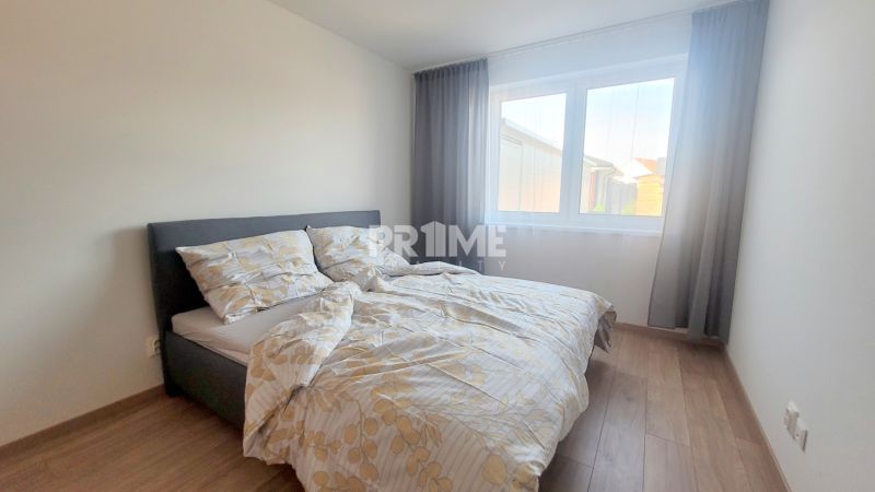 MODERNÝ 4i RD, ZÁHRADKA (400 m2), 2 x PARKING, Lúčna ulica, Cífer
