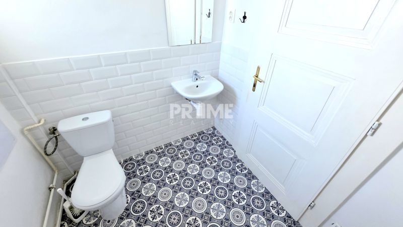 VEĽKOMETRÁŽNY STAROMESTKÝ 2i ( 80 m2 ), CENTRUM, LOGGIA, Klemensova ul