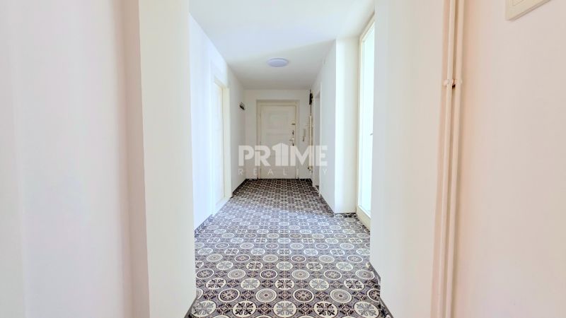 VEĽKOMETRÁŽNY STAROMESTKÝ 2i ( 80 m2 ), CENTRUM, LOGGIA, Klemensova ul