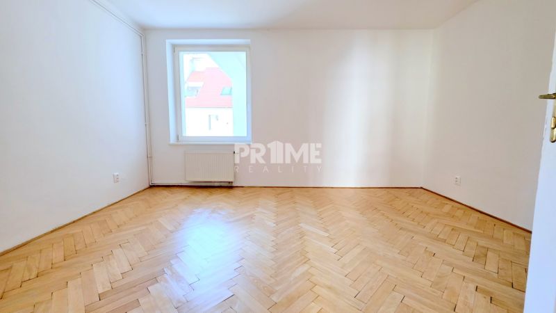 VEĽKOMETRÁŽNY STAROMESTKÝ 2i ( 80 m2 ), CENTRUM, LOGGIA, Klemensova ul
