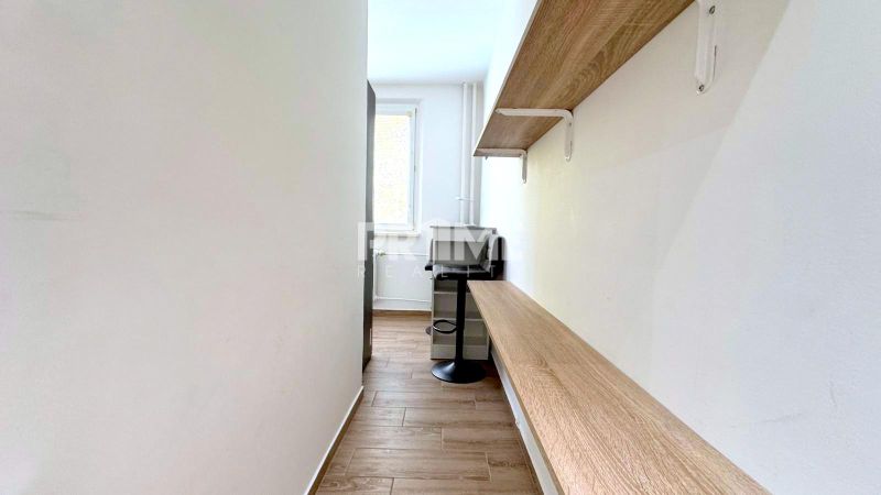 MODERNÝ 1i byt, REKONŠTRUKCIA, KLÍMA, PARKING,Pekníkova ulica,Dúbravka
