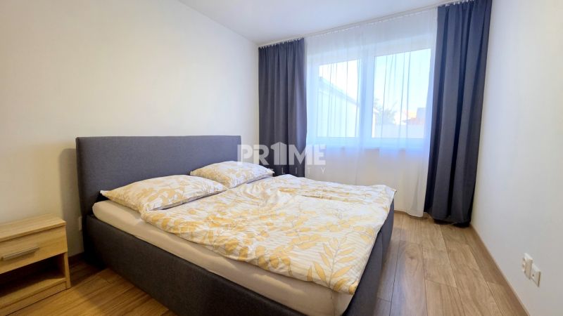 MODERNÝ 4i RD, ZÁHRADKA (400 m2), 2 x PARKING, Lúčna ulica, Cífer