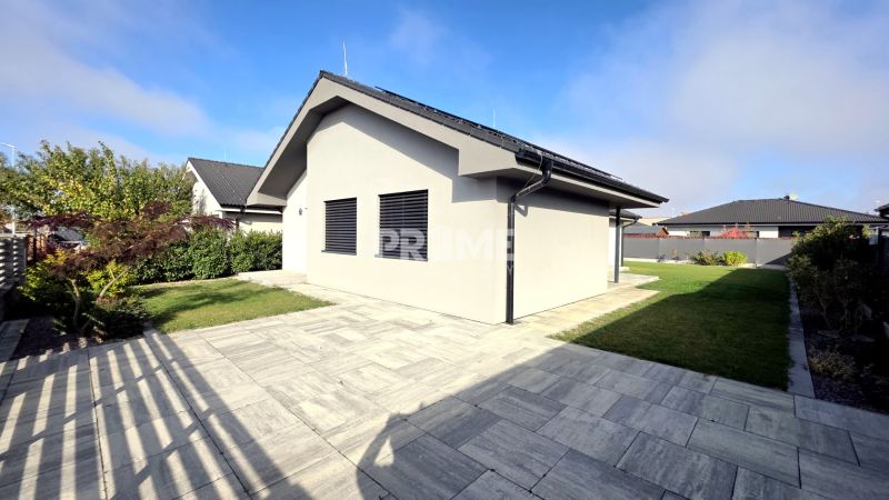 MODERNÝ 4i RD, ZÁHRADKA (400 m2), 2 x PARKING, Lúčna ulica, Cífer