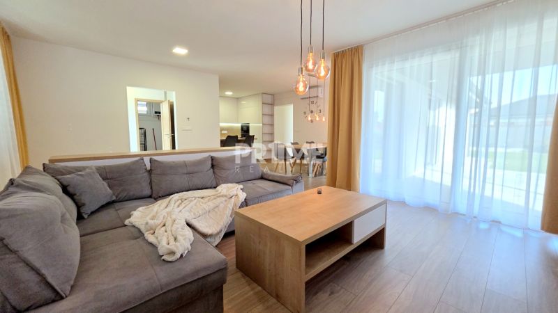 MODERNÝ 4i RD, ZÁHRADKA (400 m2), 2 x PARKING, Lúčna ulica, Cífer