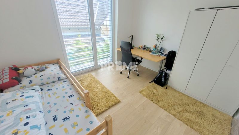 U NÁS !!! Luxusný 4i byt, TERASA, PARKING, VÝHĽAD, KLÍMA, Jaskový rád