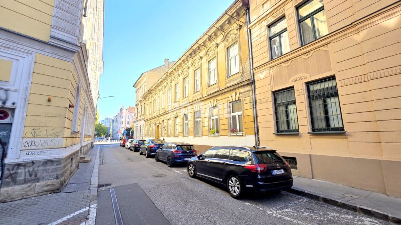 STAROMESTSKÝ 1,5i byt, REKONŠTRUKCIA, CENTRUM, Dobrovičová ulica