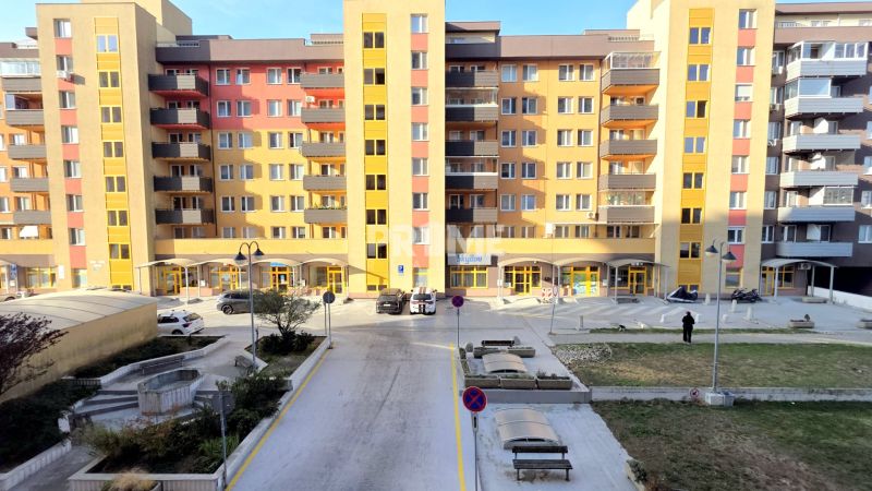 MODERNÝ 2,5i byt, NOV.,NOVÁ REKONŠTRUKCIA,BALKÓN,KLÍMA,Vyšehradská ul.