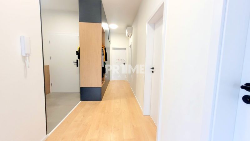 U NÁS !!! Luxusný 4i byt, TERASA, PARKING, VÝHĽAD, KLÍMA, Jaskový rád