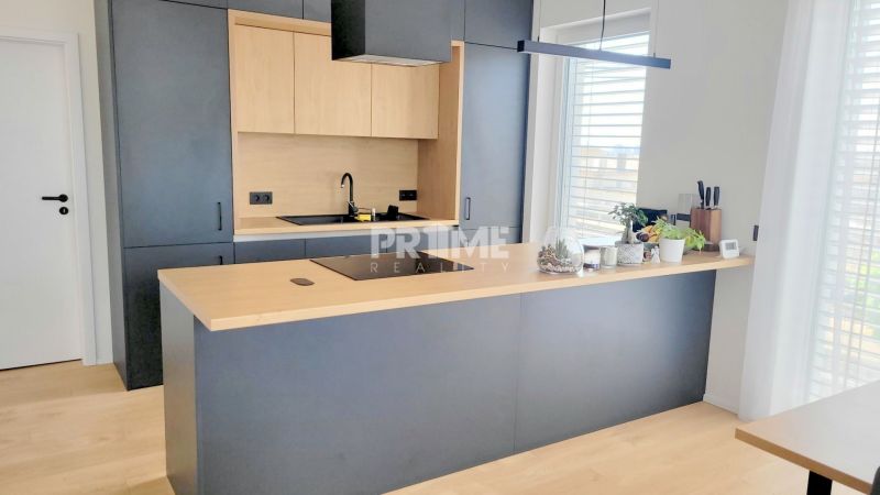 U NÁS !!! Luxusný 4i byt, TERASA, PARKING, VÝHĽAD, KLÍMA, Jaskový rád