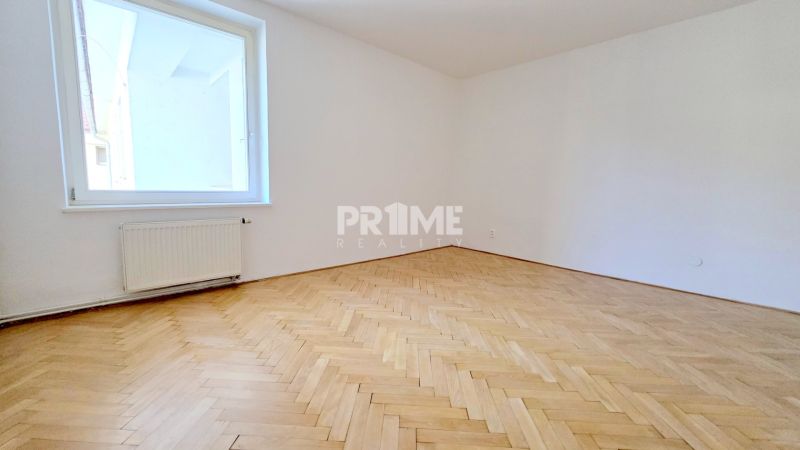 VEĽKOMETRÁŽNY STAROMESTKÝ 2i ( 80 m2 ), CENTRUM, LOGGIA, Klemensova ul