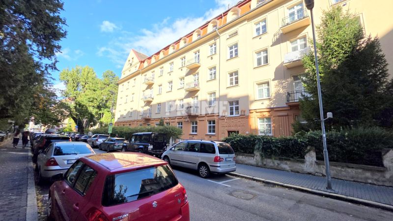 VEĽKOMETRÁŽNY STAROMESTKÝ 2i ( 80 m2 ), CENTRUM, LOGGIA, Klemensova ul